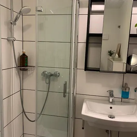 Apartment Schone Mit Eigenem Eingang Und Gartenblick Luneburg