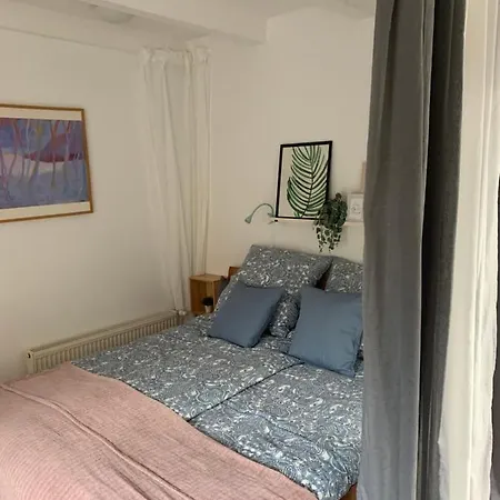 Schone Mit Eigenem Eingang Und Gartenblick Apartment *