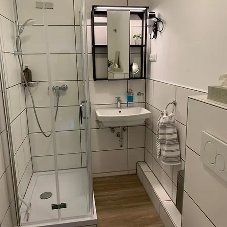 Apartment Schone Mit Eigenem Eingang Und Gartenblick Luneburg