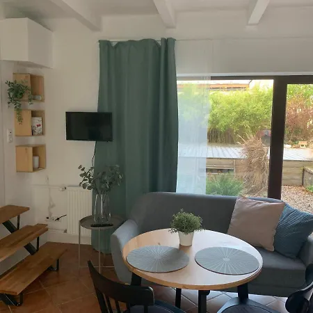 Schone Mit Eigenem Eingang Und Gartenblick * Luneburg