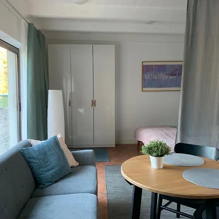 Schone Mit Eigenem Eingang Und Gartenblick Apartment Luneburg