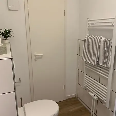 Apartment Schone Mit Eigenem Eingang Und Gartenblick *