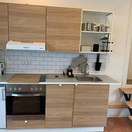 Schone Mit Eigenem Eingang Und Gartenblick Apartment